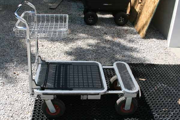 lot 5437 image: Extendable Cart with Basket