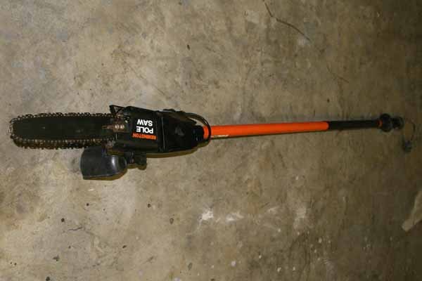 lot 5444 image: Remington Pole Saw - Hardly Used