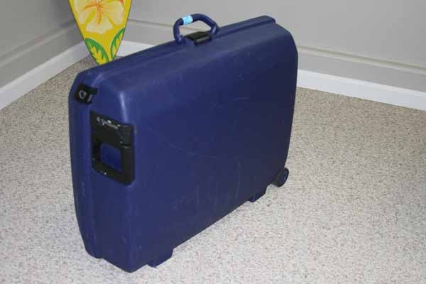 lot 5445 image: Samsonite suitcase - good condition