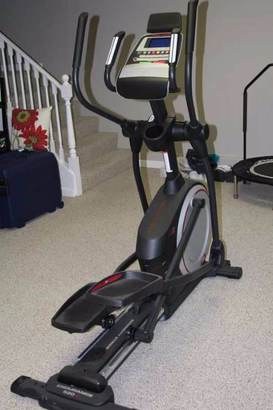 lot 5450 image: Proform Endurance 520E Eliptical Machine
