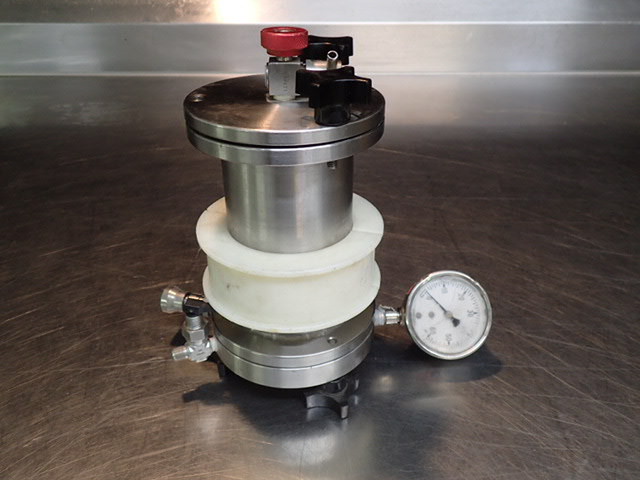 lot 151 image: Associated Design Manufacturing Zero Headspace Extractor