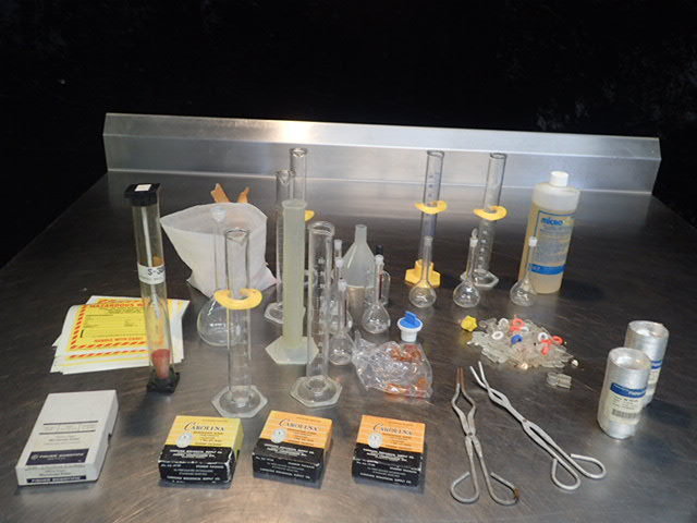 lot 195 image: Large Lot of Scientific Equipment