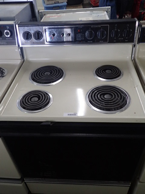lot 6605 image: Traditional style electric stove