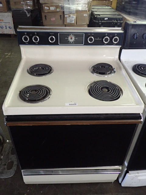 lot 6612 image: Traditional style electric stove