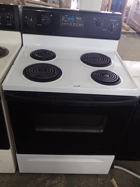 lot 6620 image: whirlpool digital timer style electric stove
