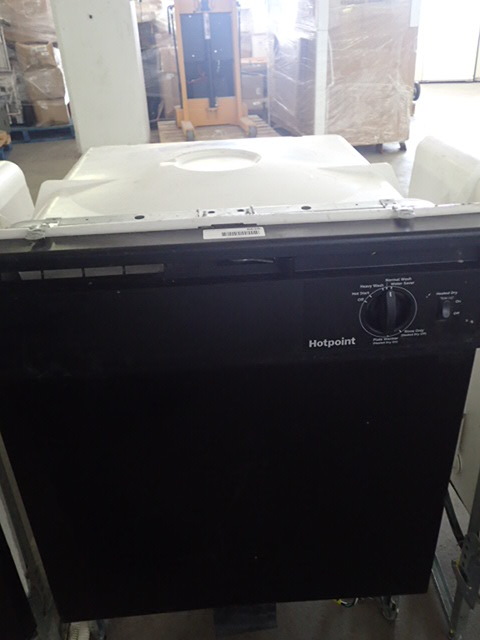 lot 6626 image: Hotpoint dish washer