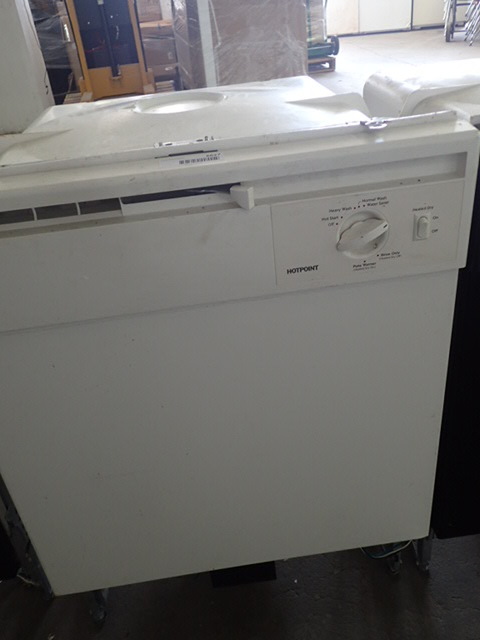 lot 6627 image: Hotpoint dish washer