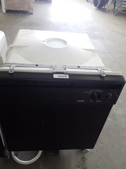 lot 6629 image: Hotpoint dish washer