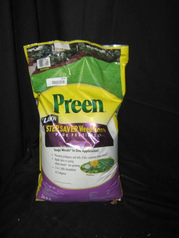 Preen Lawn Step Saver Weed Control Plus Fertilizer, 18 lbs bag, covers 5,000 sq ft. More Great