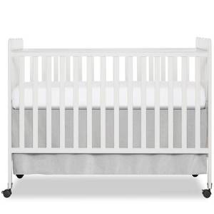 lot 3080 image: Dream On Me Classic 3-in-1 Convertible Crib - White