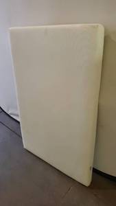 lot 3120 image: Dream On Me Breathable Two-Sided 3 Square Corner Play Yard Mattress, WhiteGreen I Greenguard Gold Certified
