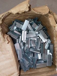 lot 24934 image: Box of 12 Banding Clips Amount Unknown
