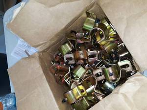 lot 24981 image: Box of 100 Energy Suspension Greasable Sway Bar Housing,