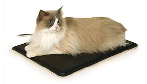 lot 4658 image: K&H Pet Products Extreme Weather Outdoor Kitty Pad, Heated, For Indoor and Outdoor Use Black Small 12.5 X 18.5 Inches 40W
