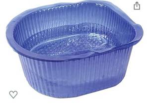 lot 2558 image: Pack of 100 foot bath liners - good for multiple uses - Retails $85.00