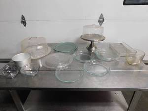 lot 10192 image: Assorted Cake Displays, Glass and Plastic Bakeware