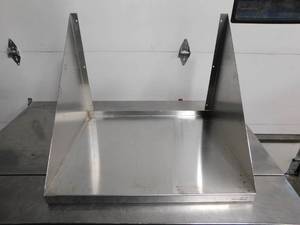 lot 10199 image: Wall Mount Shelf