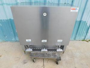 lot 10133 image: Silver King 3 Head Milk Machine