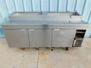 lot 10137 image: 7 Foot Pizza Prep Table