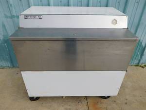lot 10140 image: Beverage Air Milk Cooler