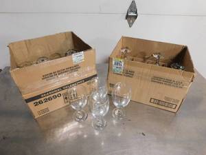 lot 10183D image: Lot of 24 Water Glasses