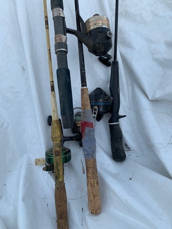 lot 12 image: Miscellaneous Fishing Pole Set
