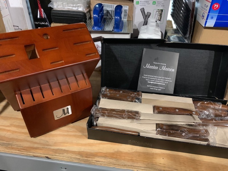 lot 15 image: Master Madison Supreme Series 19pcs Knife Block Set