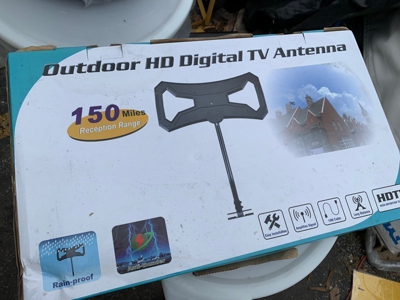 lot 220 image: Outdoor Rain Proof HD Digital TV Antenna 150 Mile Reception Range