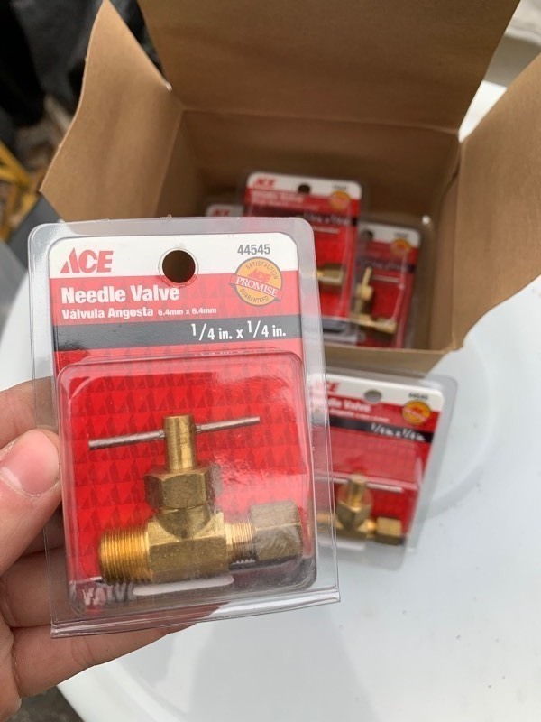 lot 224 image: 5 New Ace Needle Valves 14x14