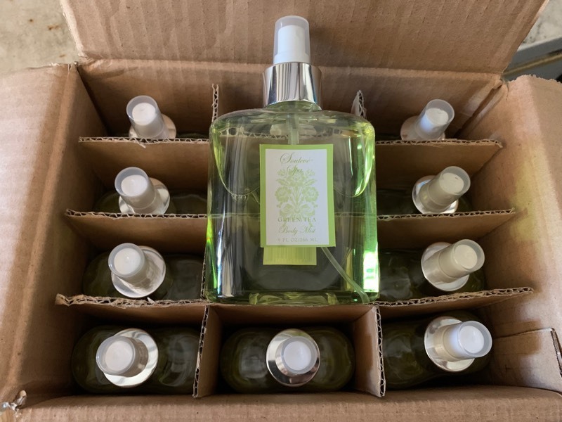 lot 253 image: Box of 12 Souleve Green Tea Body Mist Bottles