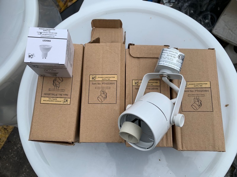 lot 263 image: 4 New Track Light Fixtures w LED Bulbs