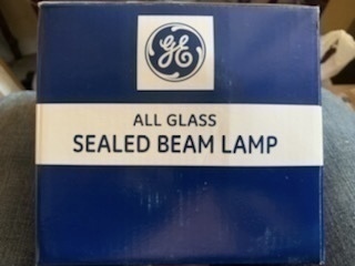 lot 538 image: 12 All Glass Sealed Beam Lamp