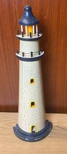 lot 9017 image: Big LIGHT HOUSE Collectible - Pretty Cool