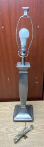 lot 9018 image: Nice End Table Lamp