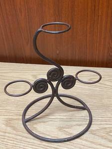 lot 9036 image: High Style Metal Table Stand - Neato