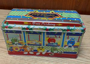 lot 9042 image: m&m Christmas Village Diner #4 Tin Neato