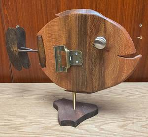 lot 9073 image: Cool Style FISH made with wood and hardware - see matching Fish on lots 9073, 9074, 9076, 9077