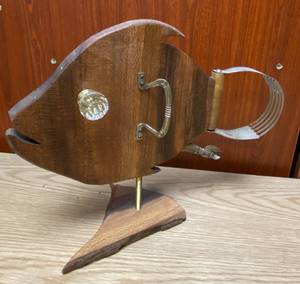lot 9076 image: Cool Style FISH made with wood and hardware - No FISHING see others on lots&nbsp9073, 9074, 9076, 9077