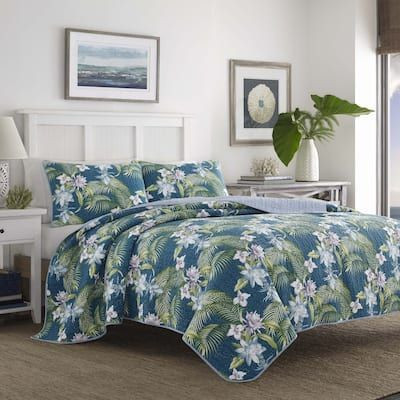 lot 2035 image: Tommy Bahama FullQueen Reversible Southern Breeze Quilt &amp Sham Set Blue - &nbspRetail $77.59