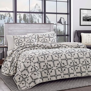 lot 1573 image: Eddie Bauer Arrowhead Reversible 3-Piece King Quilt Set