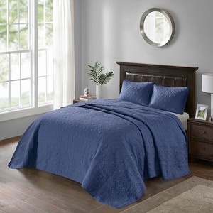 lot 1582 image: Madison Park Quebec 2-Piece Twin Quilted Bedspread Set -Retail $81.99
