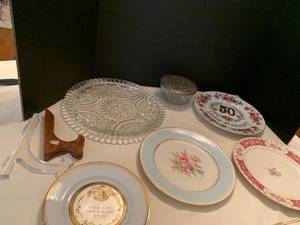 lot 1013 image: Assorted plates including 2 Homer and Laughlin