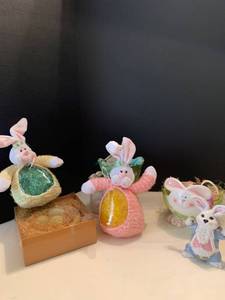 lot 1020 image: Easter decor