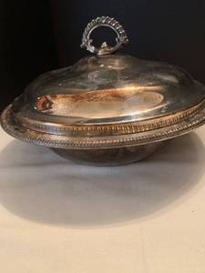 lot 1026 image: Silver plate casserole dish