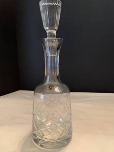 lot 1035 image: Crystal decanter