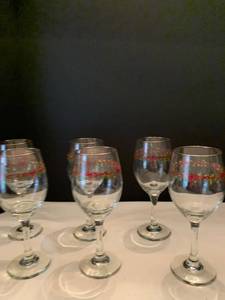 lot 1043 image: Christmas glasses