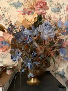 lot 1047 image: Artificial flower arrangement in brass pot