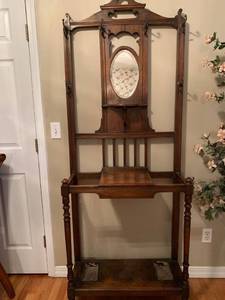 lot 1061 image: Hall tree 78 x 30 x 12 has cracks above and below mirror