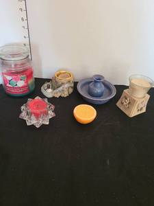 lot 1103 image: Candle decor