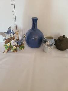 lot 1106 image: Small Royal Copenhagen vase, Ruckels Pottery White Hall, Ill 1870, handpainted blue jays, oriental teapot